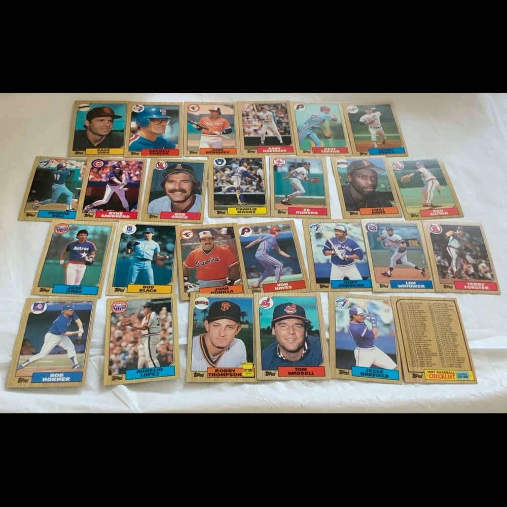 Bundle of Baseball Cards Lot 111